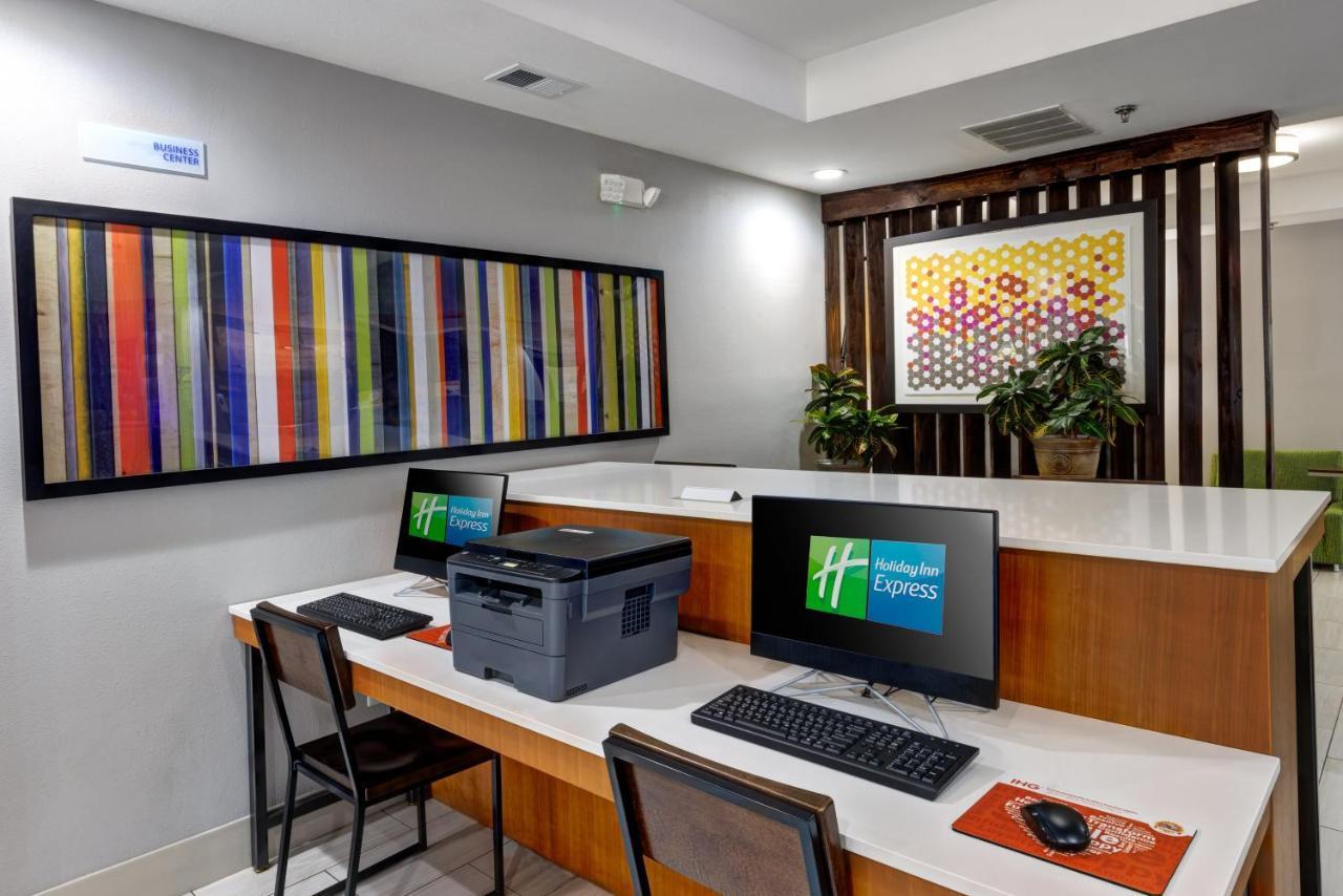 Holiday Inn Express Hotel & Suites Shelbyville By Ihg Εξωτερικό φωτογραφία