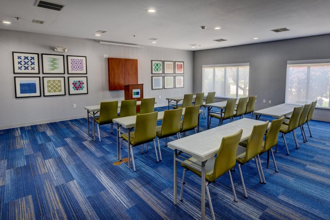 Holiday Inn Express Hotel & Suites Shelbyville By Ihg Εξωτερικό φωτογραφία