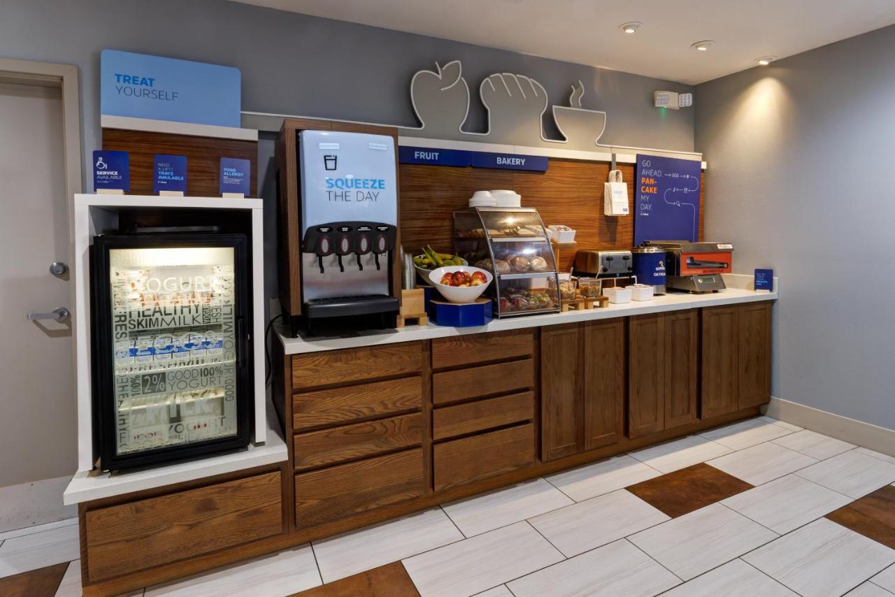 Holiday Inn Express Hotel & Suites Shelbyville By Ihg Εξωτερικό φωτογραφία