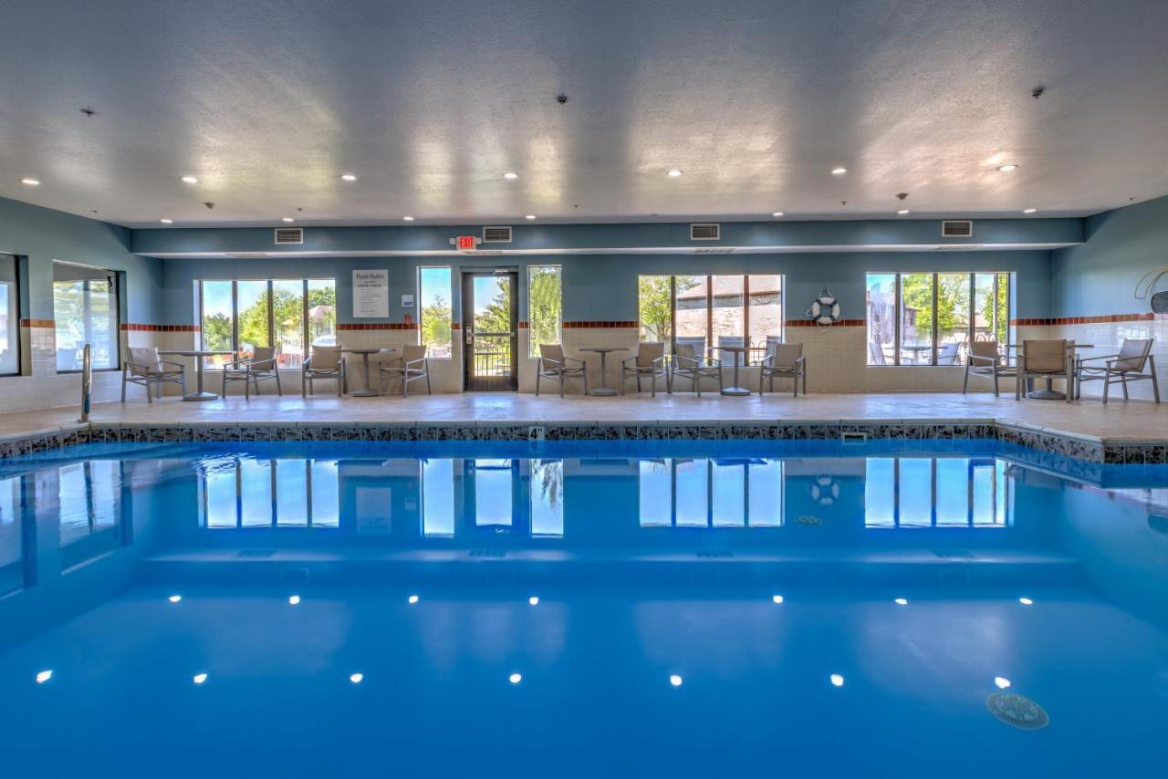 Holiday Inn Express Hotel & Suites Shelbyville By Ihg Εξωτερικό φωτογραφία