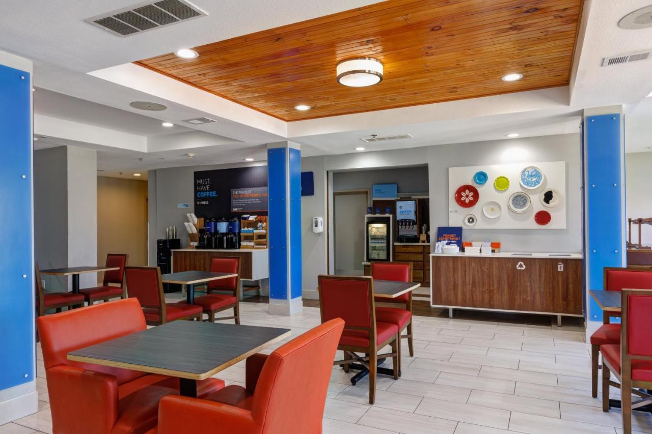Holiday Inn Express Hotel & Suites Shelbyville By Ihg Εξωτερικό φωτογραφία