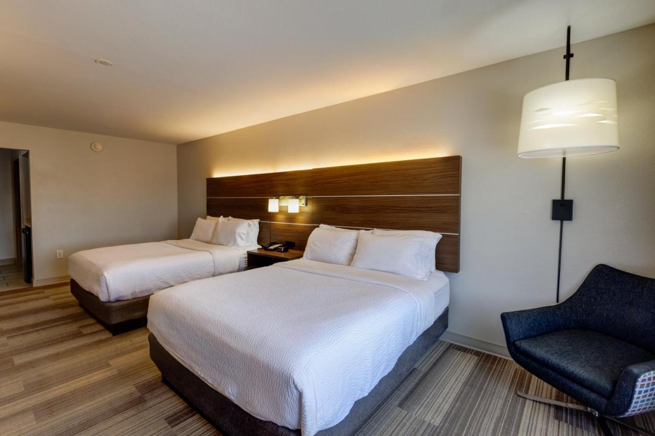 Holiday Inn Express Hotel & Suites Shelbyville By Ihg Εξωτερικό φωτογραφία