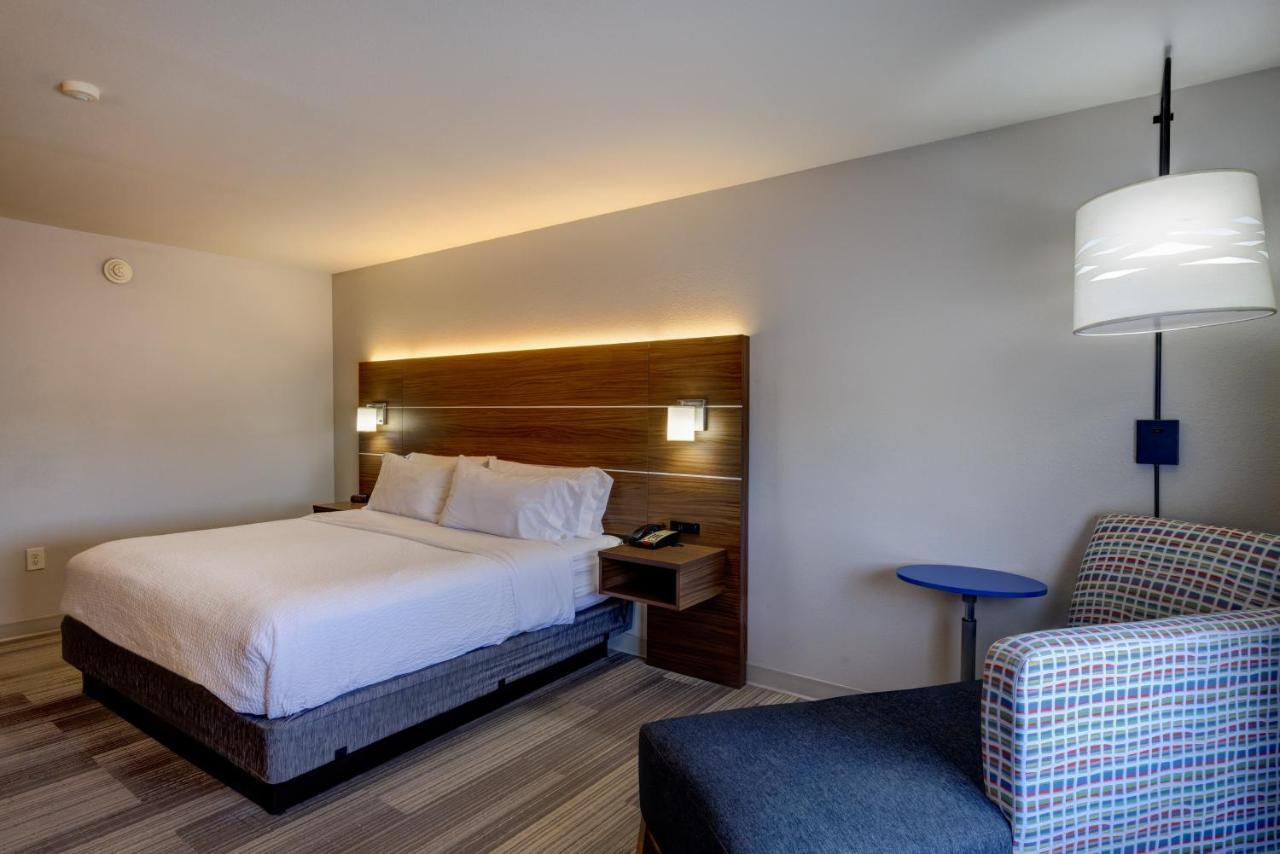 Holiday Inn Express Hotel & Suites Shelbyville By Ihg Εξωτερικό φωτογραφία