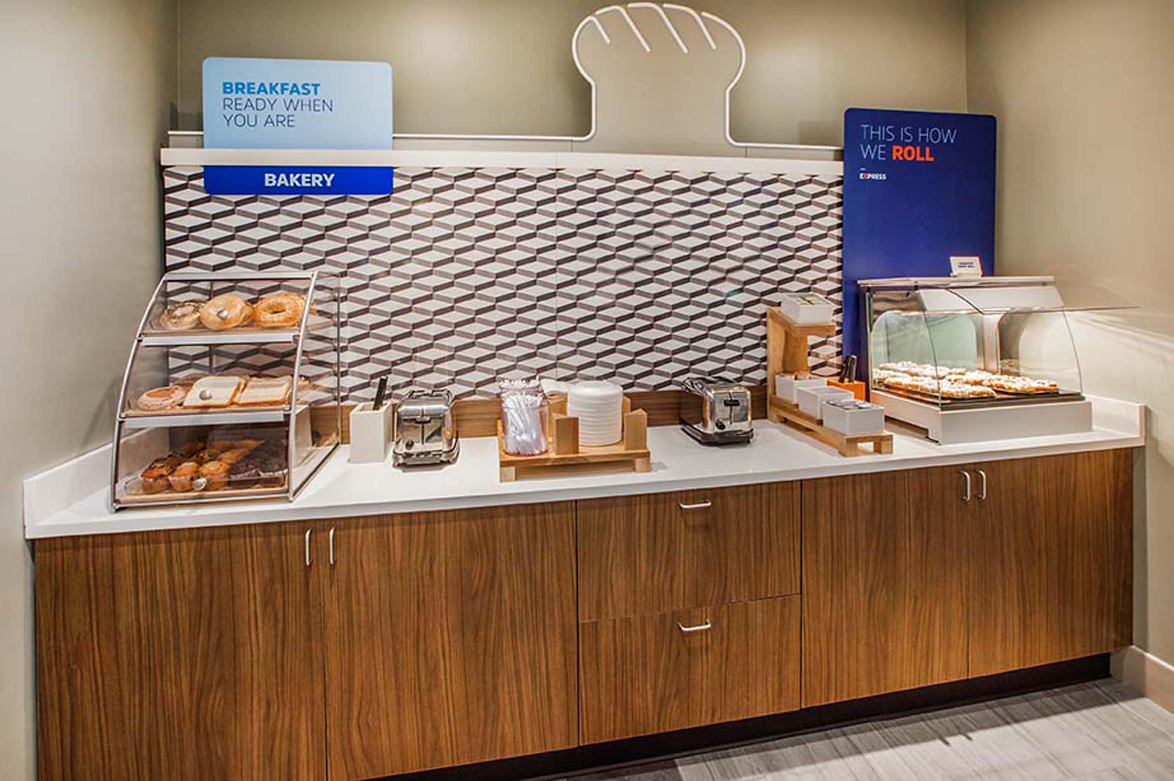 Holiday Inn Express Hotel & Suites Shelbyville By Ihg Εξωτερικό φωτογραφία