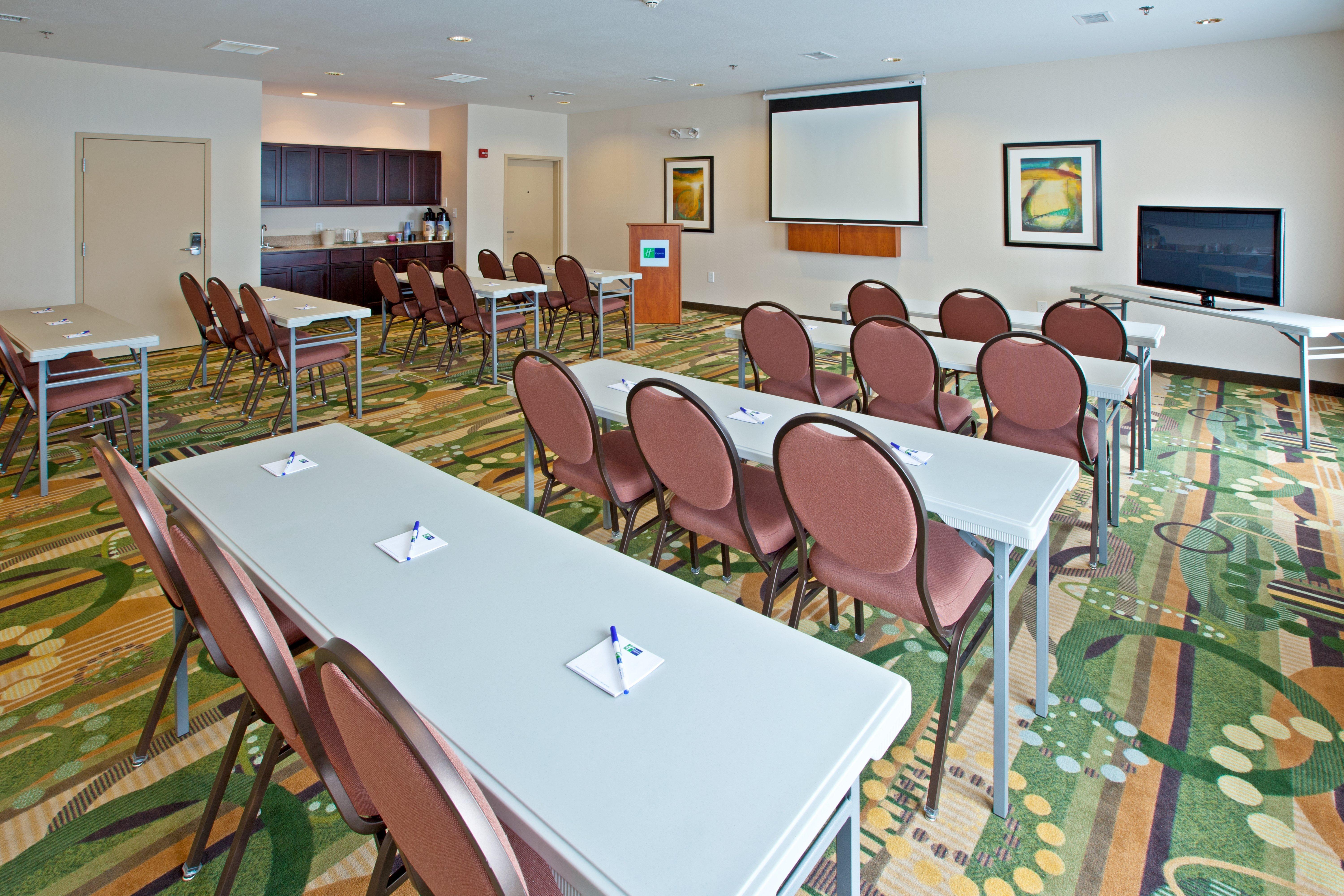 Holiday Inn Express Hotel & Suites Shelbyville By Ihg Εξωτερικό φωτογραφία