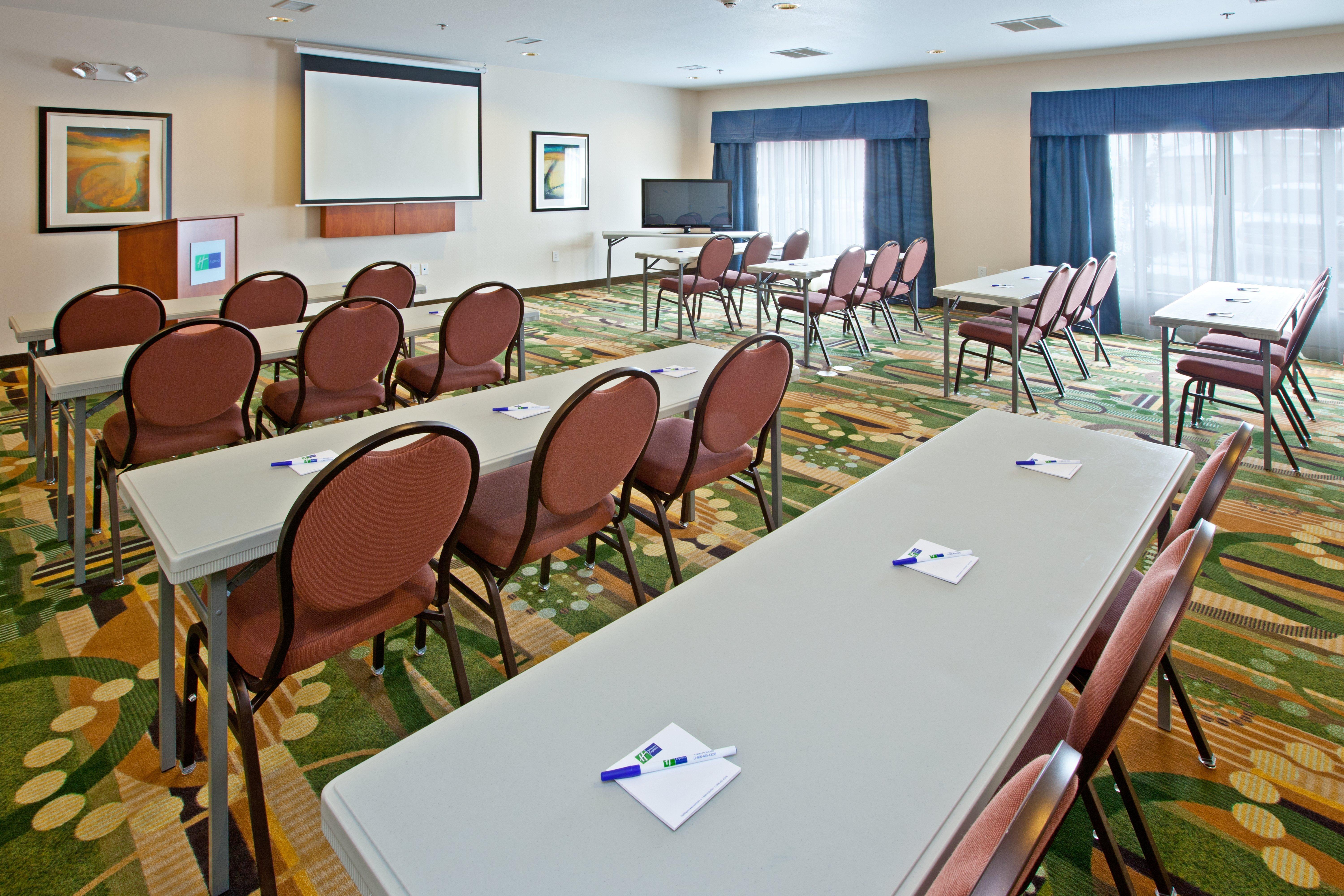 Holiday Inn Express Hotel & Suites Shelbyville By Ihg Εξωτερικό φωτογραφία